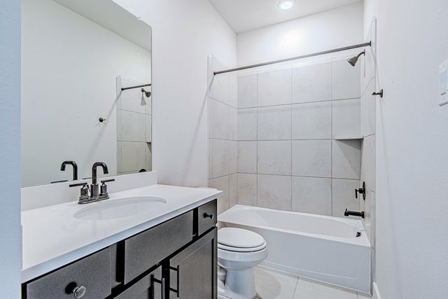 145 Peninsula Point Drive, Montgomery, TX 77356