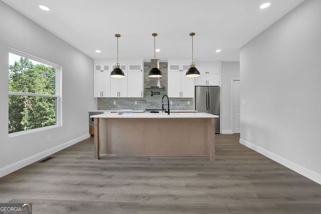 5719 Calm Valley Point, Flowery Branch, GA 30542