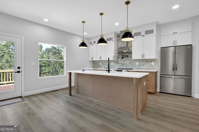 5719 Calm Valley Point, Flowery Branch, GA 30542