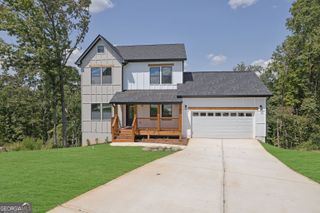 5719 Calm Valley Point, Flowery Branch, GA 30542