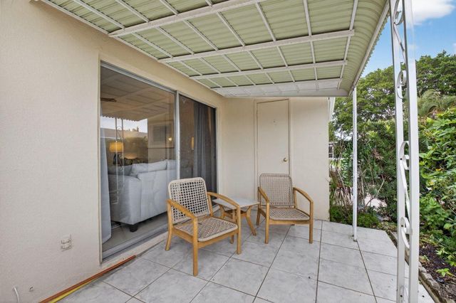 8633 Chevy Chase Drive, Boca Raton, FL 33433