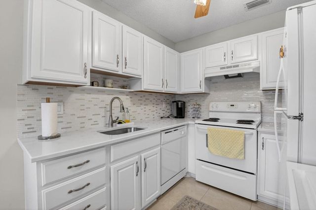 8633 Chevy Chase Drive, Boca Raton, FL 33433