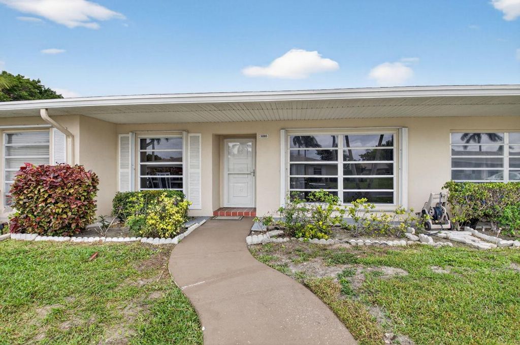 8633 Chevy Chase Drive, Boca Raton, FL 33433