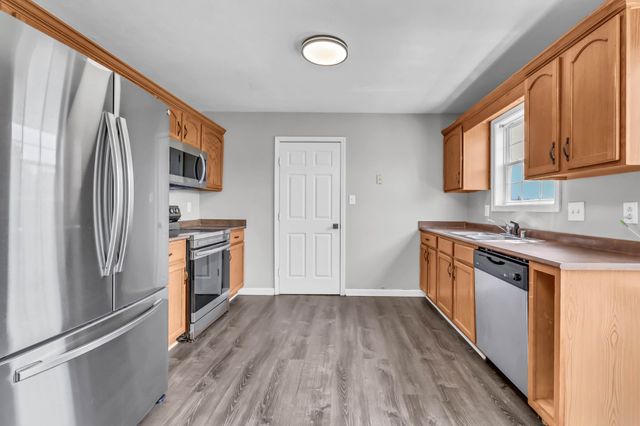 707 Shetland Dr, Oak Grove, KY 42262