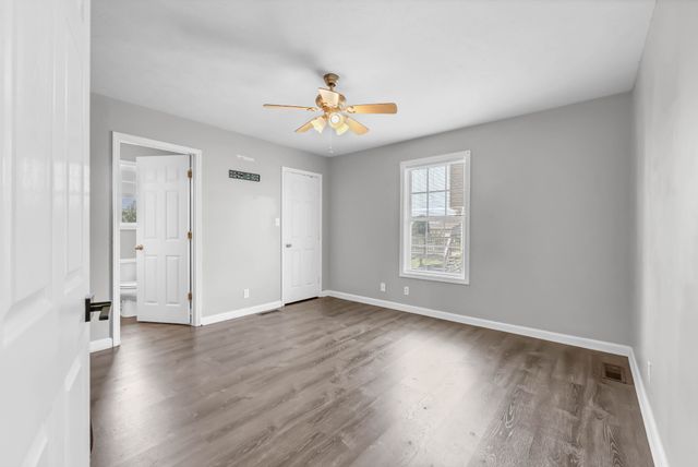 707 Shetland Dr, Oak Grove, KY 42262