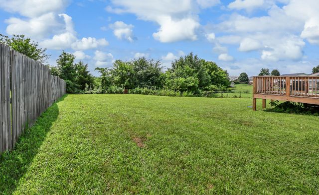 707 Shetland Dr, Oak Grove, KY 42262