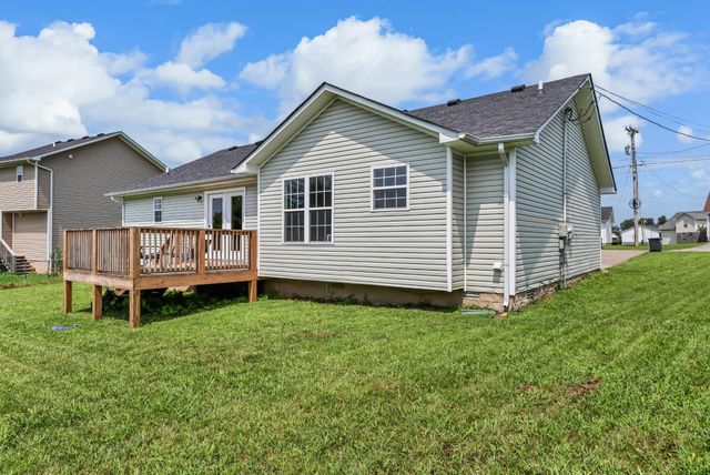 707 Shetland Dr, Oak Grove, KY 42262