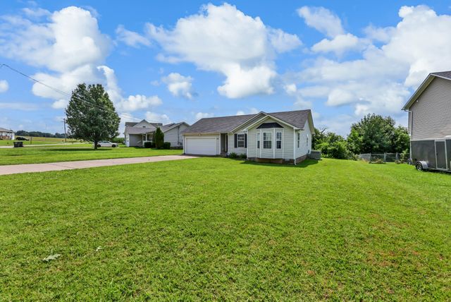 707 Shetland Dr, Oak Grove, KY 42262