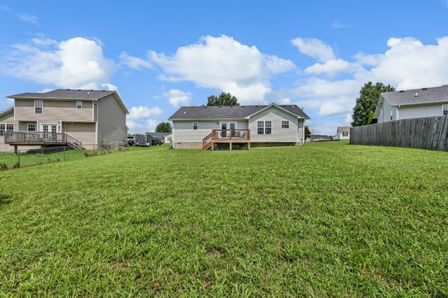 707 Shetland Dr, Oak Grove, KY 42262