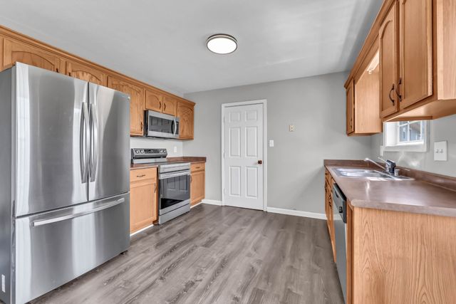 707 Shetland Dr, Oak Grove, KY 42262