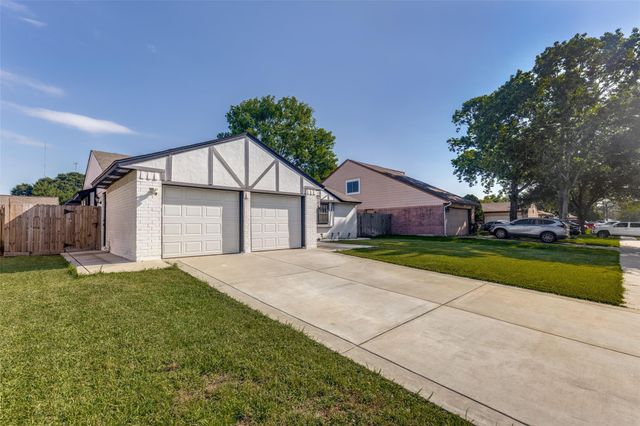 1127 Gentle Bend Drive, Missouri City, TX 77489
