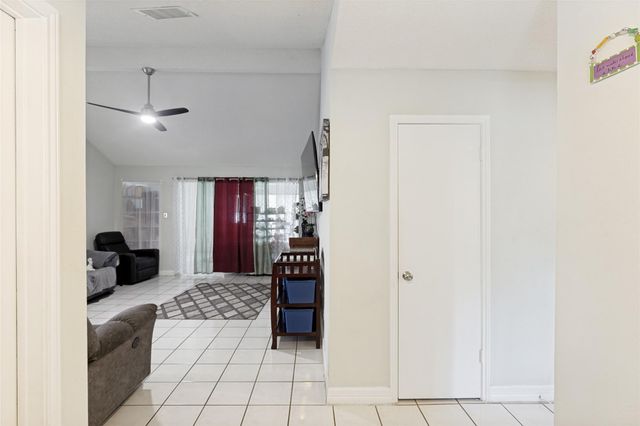 1127 Gentle Bend Drive, Missouri City, TX 77489