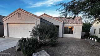 9755 Vía De Sisneroz, Tucson, AZ 85747