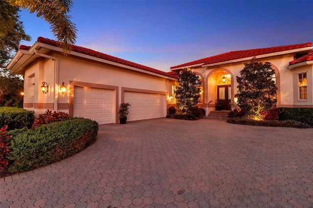 1076 RUISDAEL CIRCLE, Nokomis, FL 34275