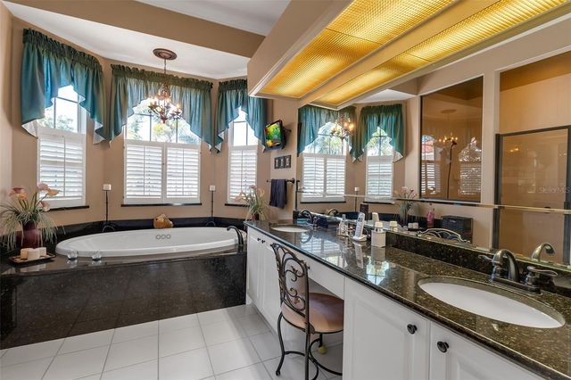 1076 RUISDAEL CIRCLE, Nokomis, FL 34275