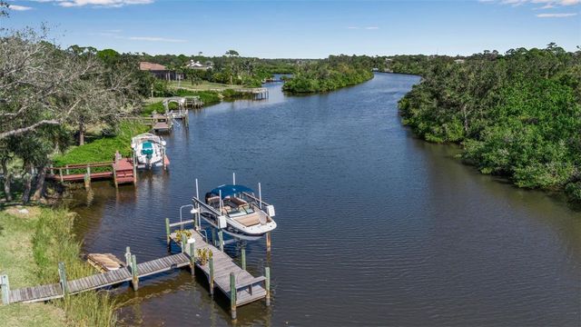 1076 RUISDAEL CIRCLE, Nokomis, FL 34275