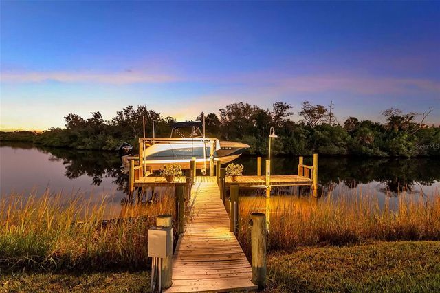 1076 RUISDAEL CIRCLE, Nokomis, FL 34275