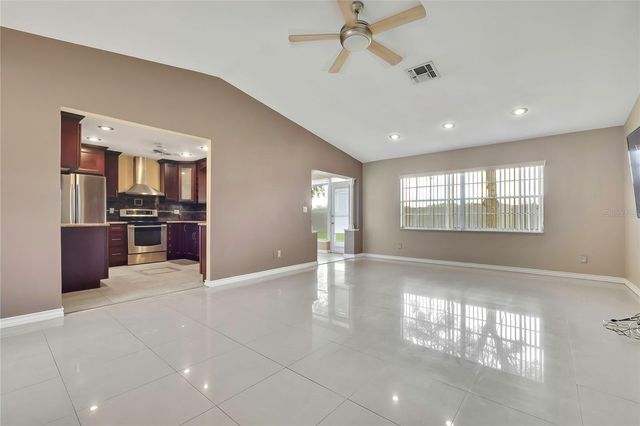 8801 MANOS CIRCLE 8801, New Port Richey, FL 34655