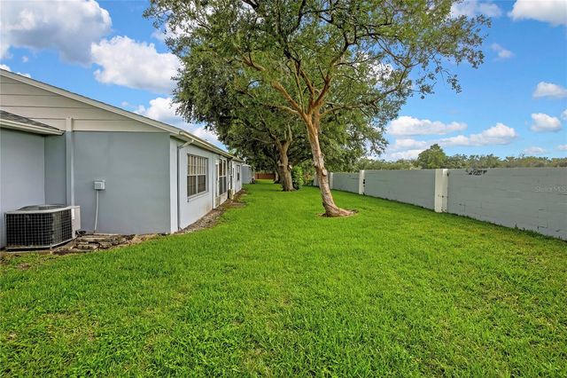 8801 MANOS CIRCLE 8801, New Port Richey, FL 34655