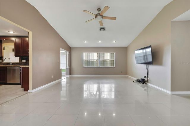 8801 MANOS CIRCLE 8801, New Port Richey, FL 34655