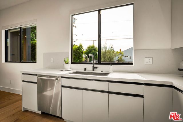 6154 Laurelgrove Avenue, North Hollywood, CA 91606
