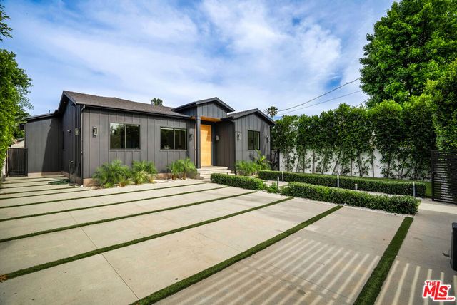 6154 Laurelgrove Avenue, North Hollywood, CA 91606