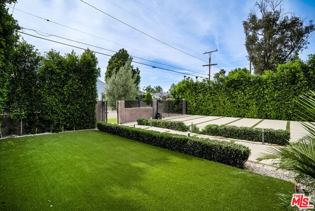 6154 Laurelgrove Avenue, North Hollywood, CA 91606