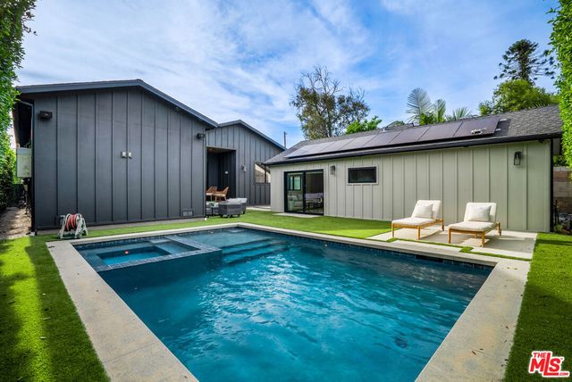 6154 Laurelgrove Avenue, North Hollywood, CA 91606
