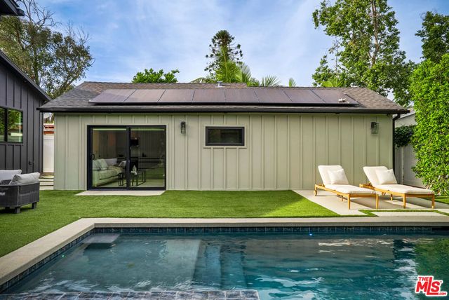 6154 Laurelgrove Avenue, North Hollywood, CA 91606