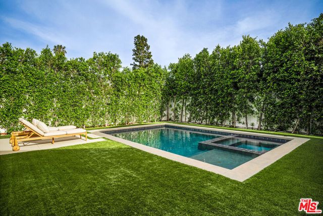 6154 Laurelgrove Avenue, North Hollywood, CA 91606