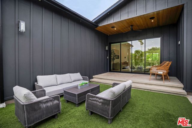 6154 Laurelgrove Avenue, North Hollywood, CA 91606