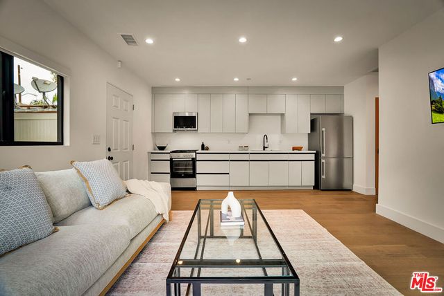 6154 Laurelgrove Avenue, North Hollywood, CA 91606