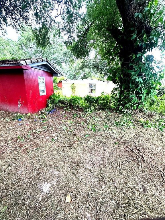 Image 3 of property listing at 835 27TH STREET NW, Winter Haven, FL 33881