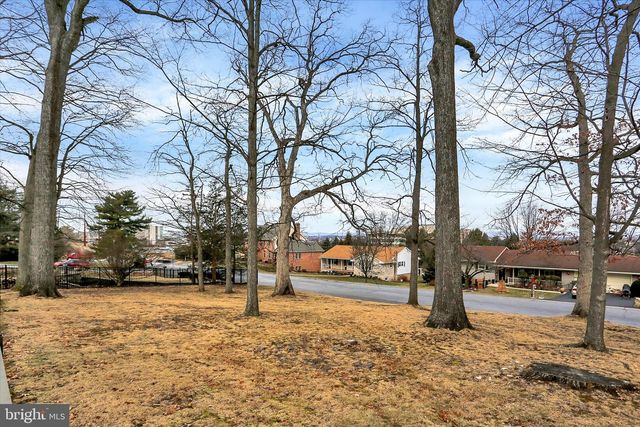 115 S HILLS DR, Hershey, PA 17033