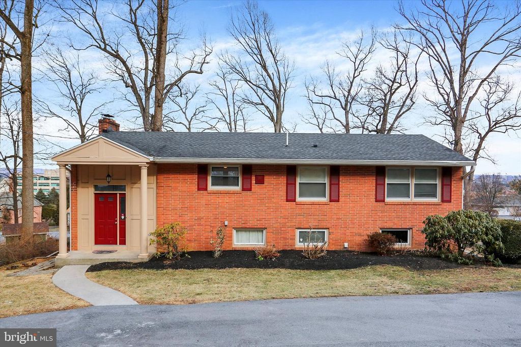 115 S HILLS DR, Hershey, PA 17033