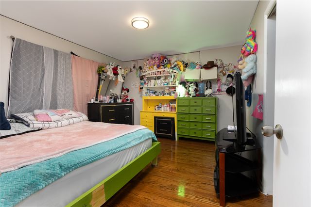 1348 Dairy Lane, Mundelein, IL 60060