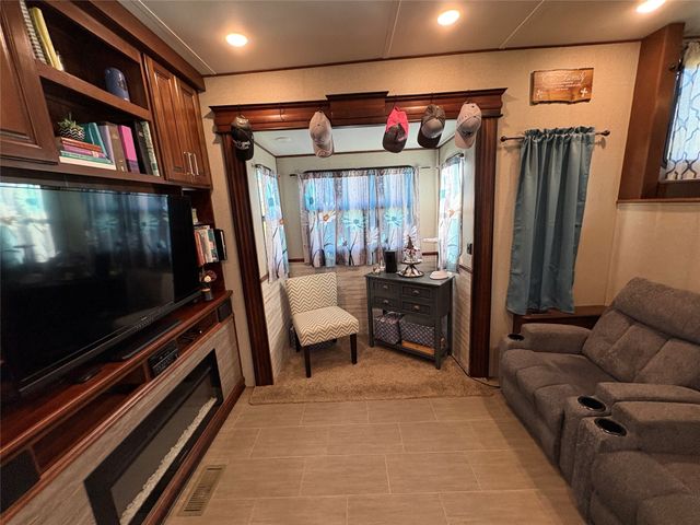 285 Caddo, Quitman, TX 75783