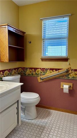 515 S Saturn Drive, Raymore, MO 64083