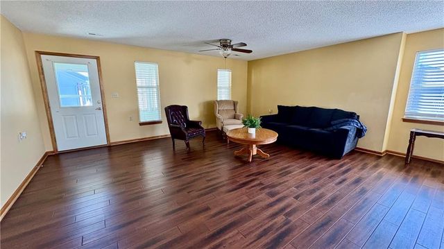 515 S Saturn Drive, Raymore, MO 64083