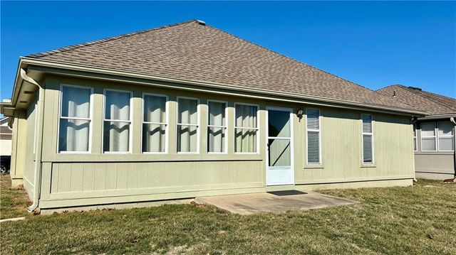 515 S Saturn Drive, Raymore, MO 64083