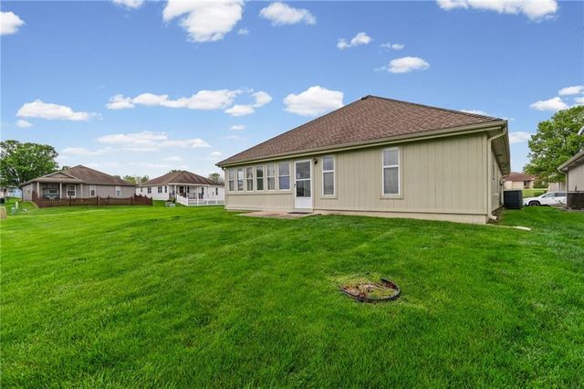 515 S Saturn Drive, Raymore, MO 64083