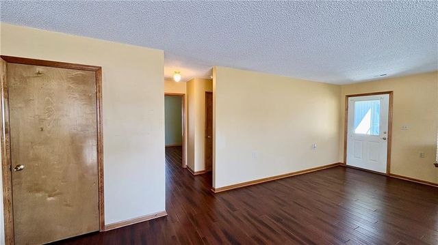 515 S Saturn Drive, Raymore, MO 64083