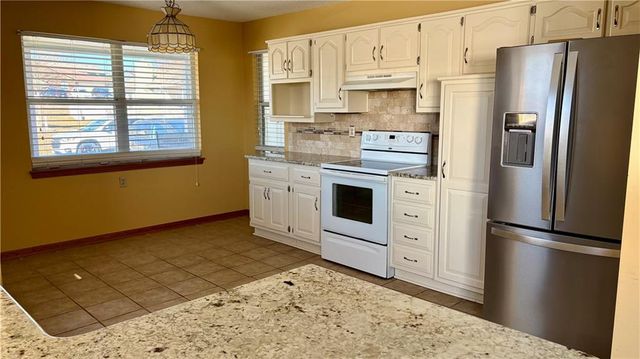 515 S Saturn Drive, Raymore, MO 64083