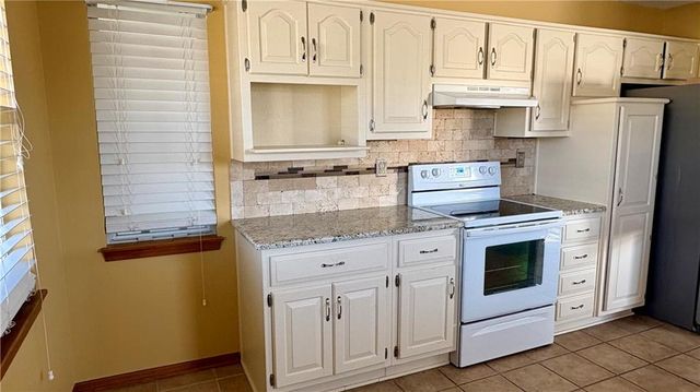 515 S Saturn Drive, Raymore, MO 64083