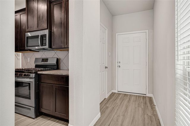 6518 Wenlock Drive, Houston, TX 77048