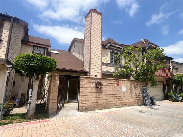 6060 Oak Street E, Huntington Park, CA 90255