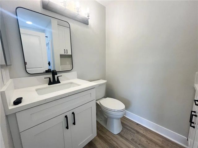 6060 Oak Street E, Huntington Park, CA 90255