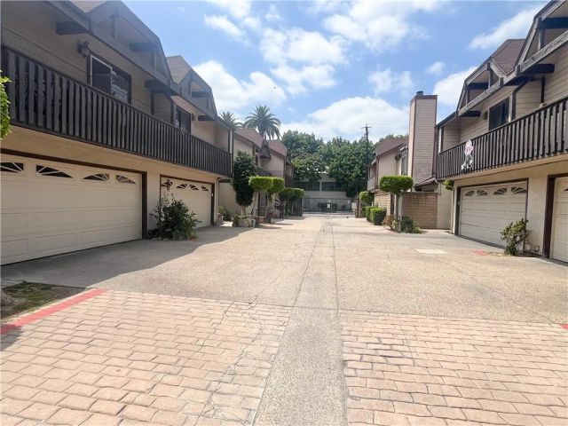 6060 Oak Street E, Huntington Park, CA 90255