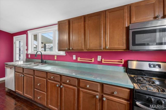 625 Adams Street, St Charles, MO 63301