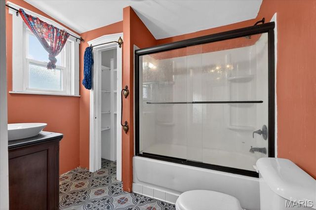 625 Adams Street, St Charles, MO 63301